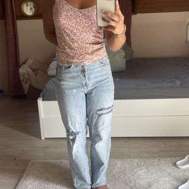 Jean straight à trous