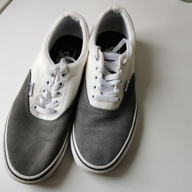 Sneakers (Vans)