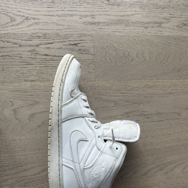 Jordan 1 Mid Weiss