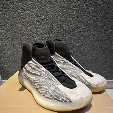 Yeezy Qntm
