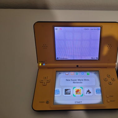 Nintendo DSi XL plus 2000 games installed 