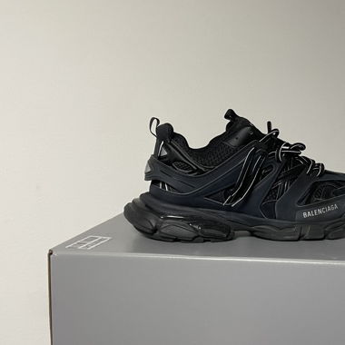 Balenciaga track