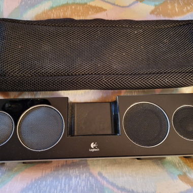 Logitech Pure-fi Anywhere 2