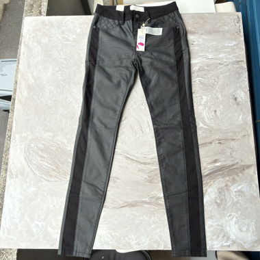 Pieces Legging mit Lederoptik – Neu mit Etikett