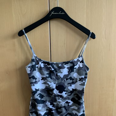 Top mit Camouflage