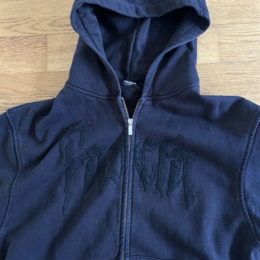 favela zipper