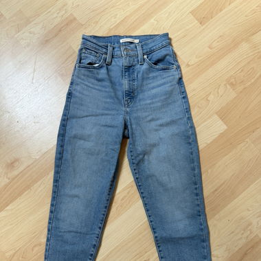 Levi's High Waisted Mom Jeans
