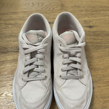 Nike Sneaker