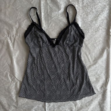 “Catwalk” patterned lace trim mesh cami top