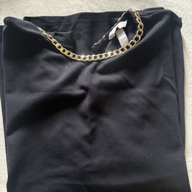 Sac en tissu noir avec chaîne
