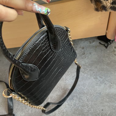 kleine schlangenmuster tasche in schwarz