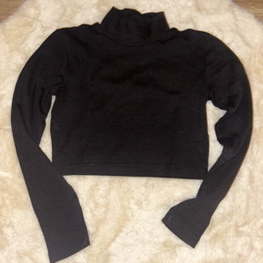 Ribbed Black Crop Top