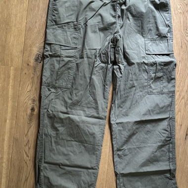 Pantalon cargo olive-vert