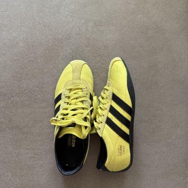 Gelbe Adidas Tokyo Sneaker