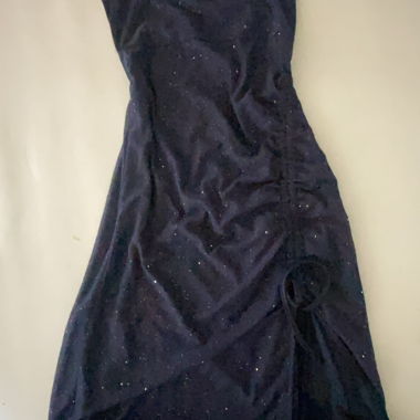 Robe d'été bleu foncé pailletée