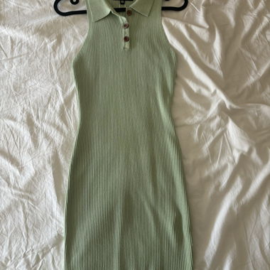Pistaziengrünes Kleid, MISSGUIDED Petite