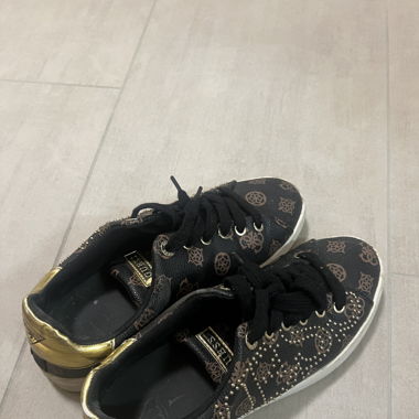 Guess Schuhe