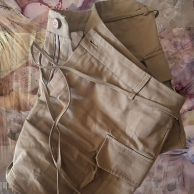 Short cargo skirt