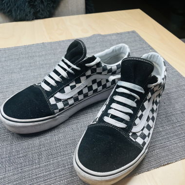 Vans Sneakers  Black & White