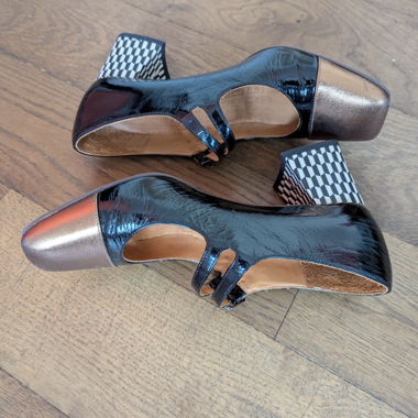 CHIE MIHARA Mary-Jane pumps nero/bronzo