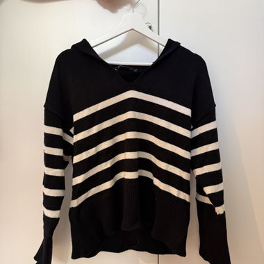 Schwarz-weisser Streifenpullover Zara
