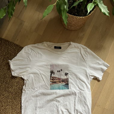 T-SHIRT - white