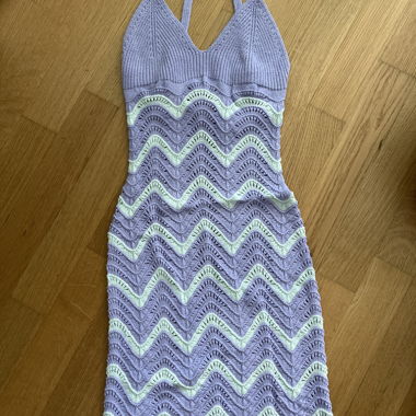 Strickkleid mit Neckholder