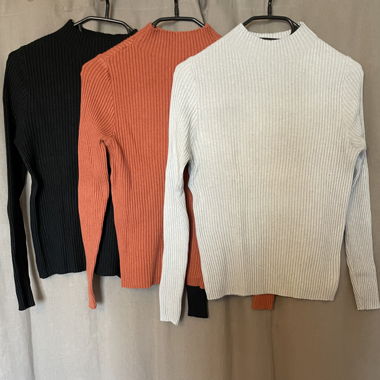 Rippstrick-Pullover mit langen Ärmeln