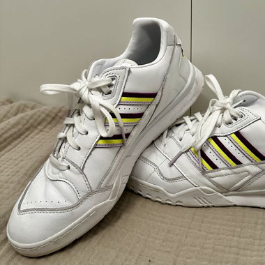 Sneaker