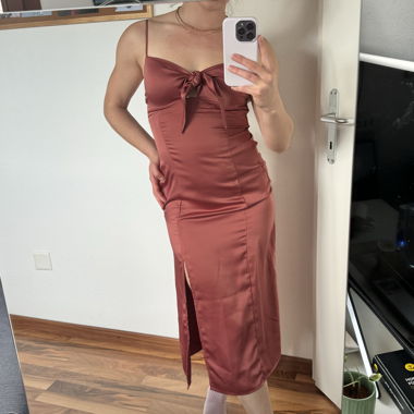 Satin Kleid in XS