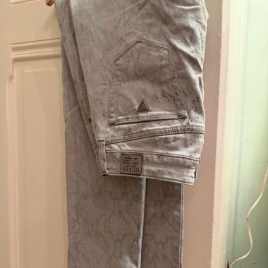 Jean Guess gris clair