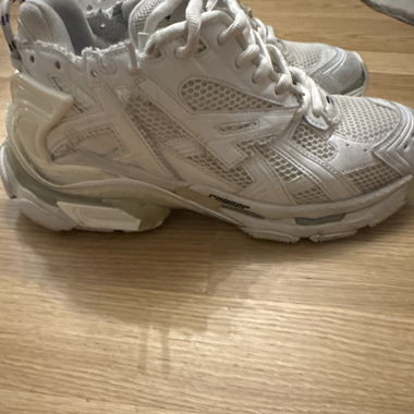Balenciaga runners 