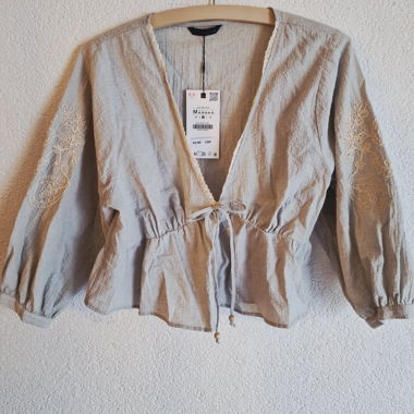 Blouse en coton brodée