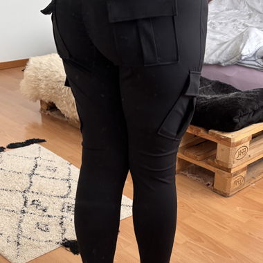 Black cargo pocket leggings