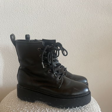 Stiefel in Grösse 39
