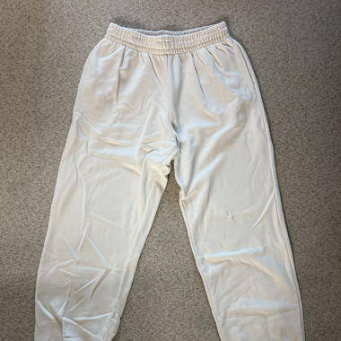 weisse Jogginghose