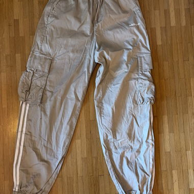 Pantaloni jogging cargo Adidas