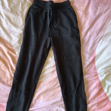Schwarze Jogginghose