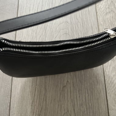Schwarze Handtasche 