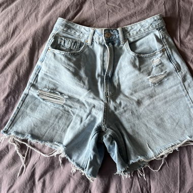 Jeansshorts Stradivarius azzurro chiaro tg. 40