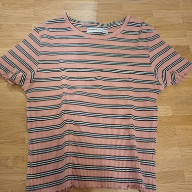 2 T-Shirts