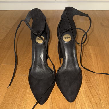 Buffalo Heels