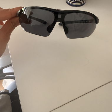 Schwarze Sport-Sonnenbrille