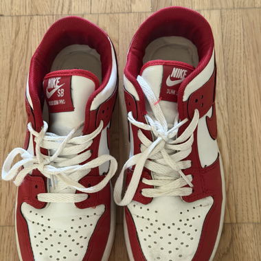 Baskets Nike Dunk High SB rouge/blanc