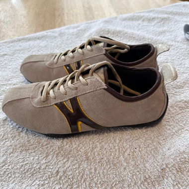 Scarpe sportive in suede marca Dets