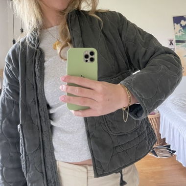 graue jacke
