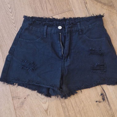 Schwarze kurze Hosen
