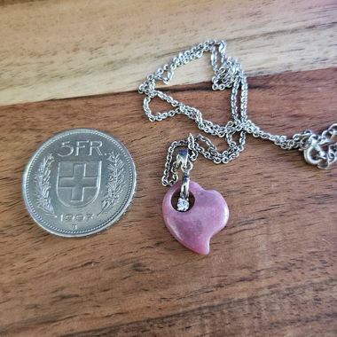 Collier cœur en quartz rose avec pierre