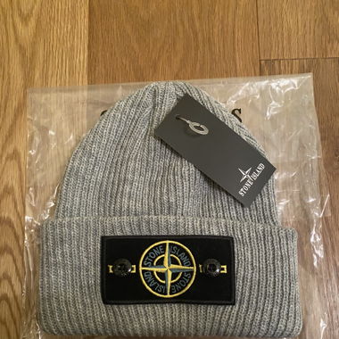 stone island beanie