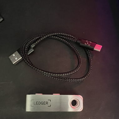 Ledger Nano S Plus - Neuwertig